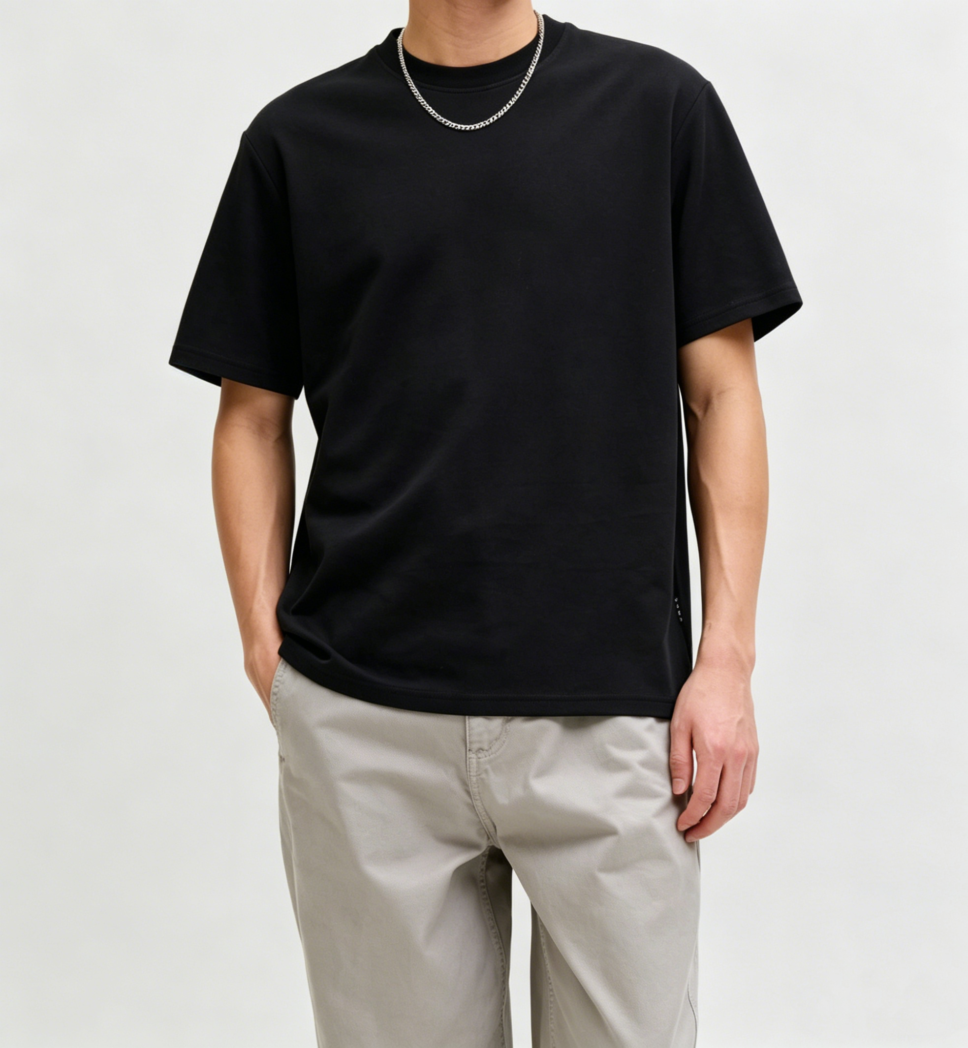 Black crew neck men's T-shirt